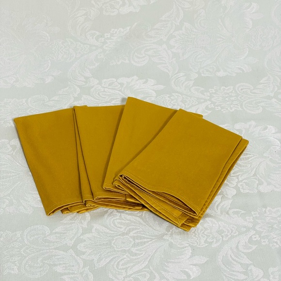 Gold Linen Napkins. Lot of 4. Like New but no tags.. Very nice, thick napkin. - Picture 2 of 2